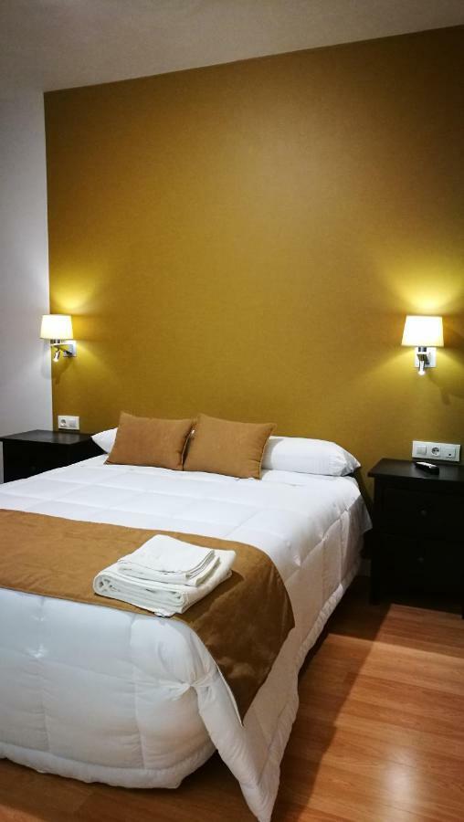 Hotel Moya Navalmoral De La Mata Exterior photo